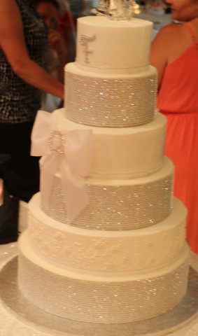 Wedding cake - Celebrate your wedding in style with cakes, decorations, and small party catering from our company in Perrysburg, Ohio.